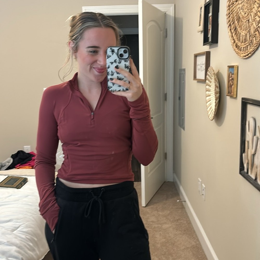 Let’s Rulu Run cropped zip mulled wine